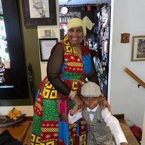 Meet your Posher, Lois